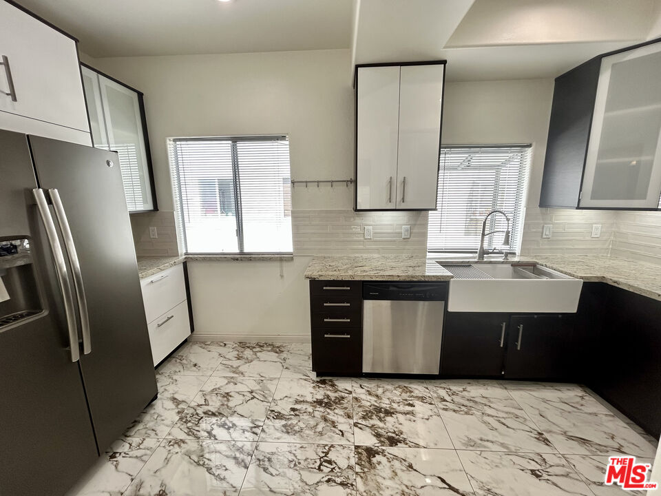 5145 Yarmouth Ave Unit: 25
