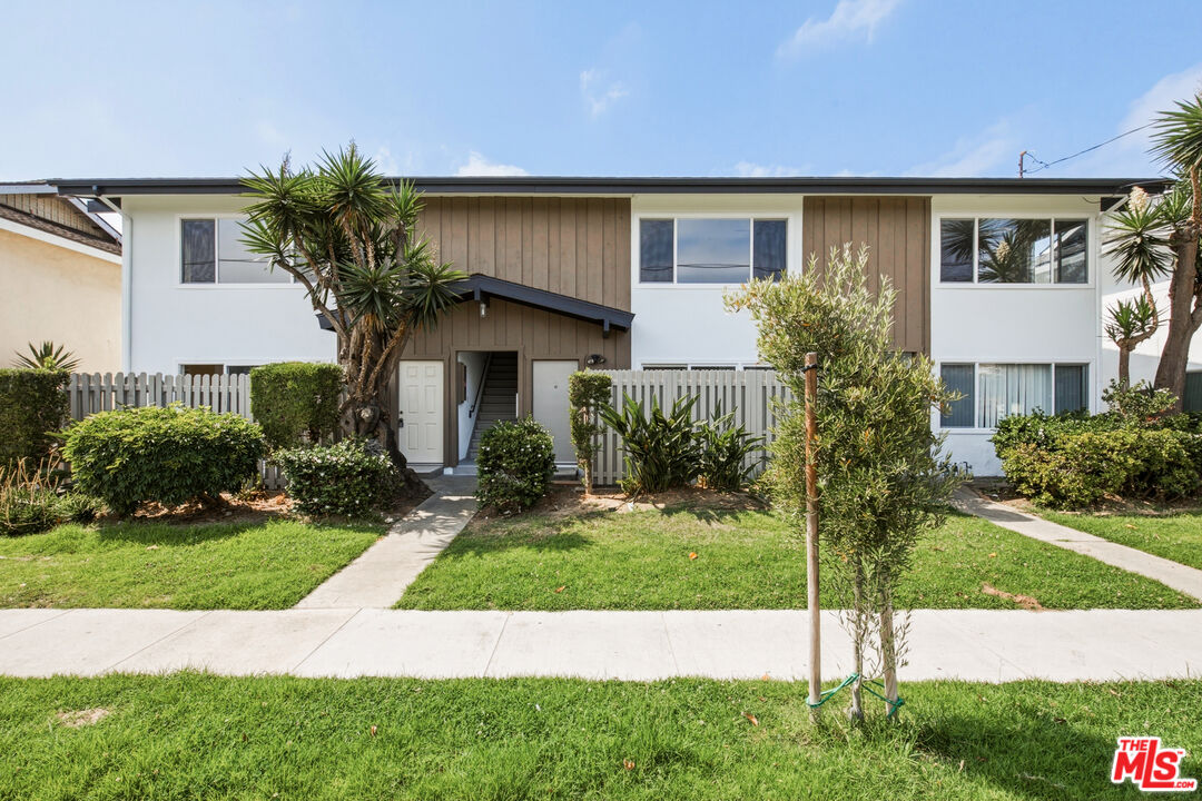 4712 Del Amo Blvd Unit: 3