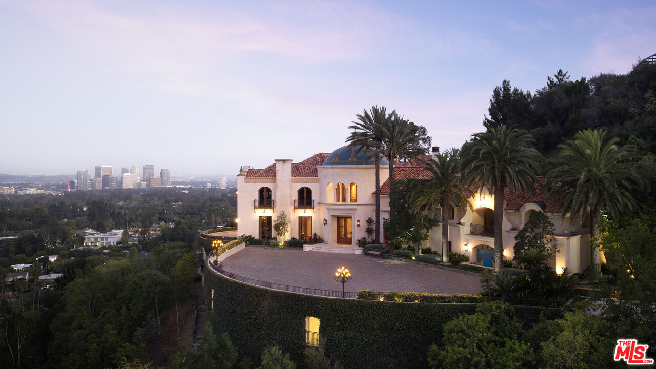 10066 Cielo Dr