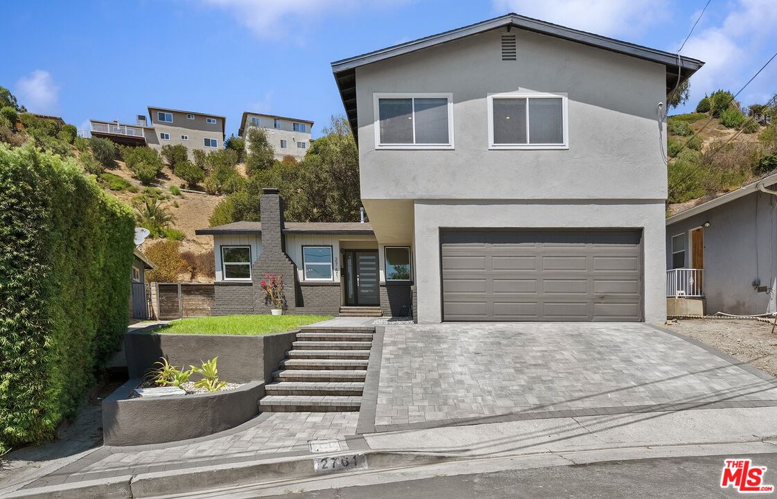 2761 Lompoc St