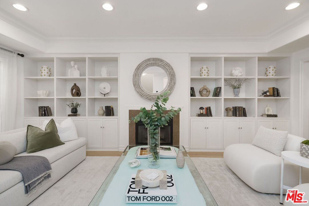 11723 Mayfield Ave Unit: 4