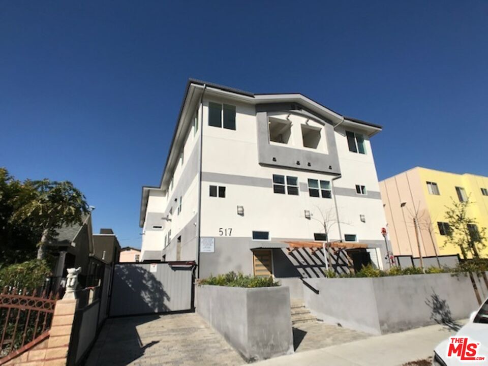 517 N Harvard Blvd