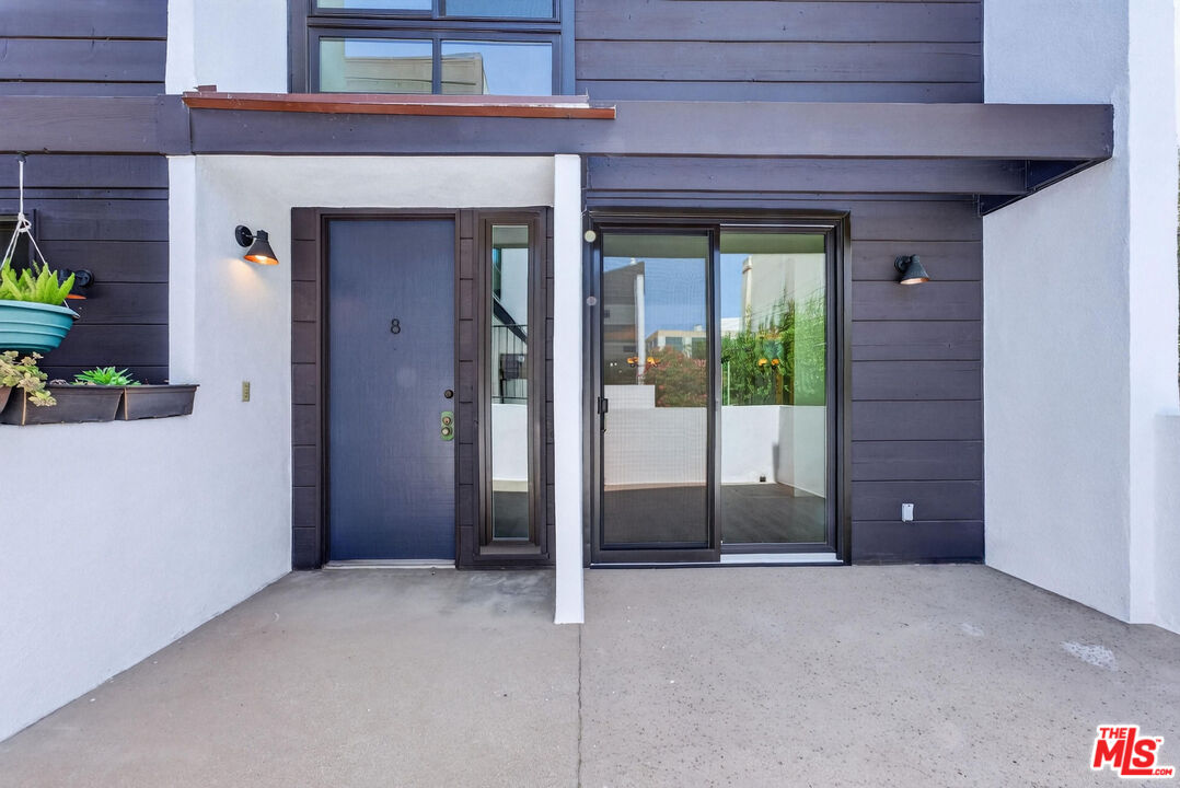1314 17th St Unit: 8