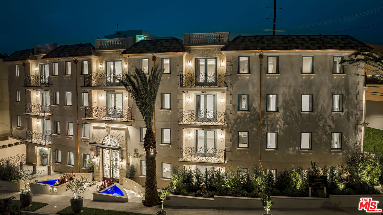 1825 Pandora Ave Unit: PH 404