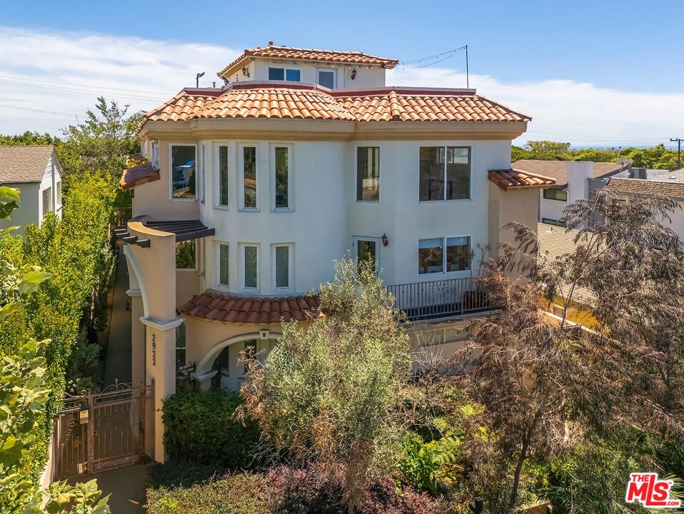 2922 Montana Ave Unit: D