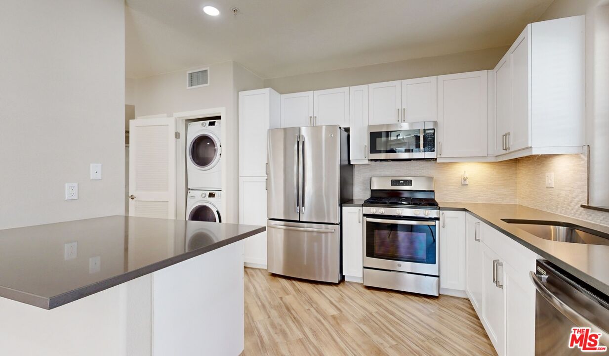 6280 W 3rd St Unit: 4-331
