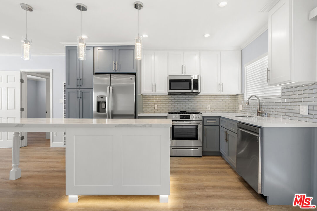 2435 3rd St Unit: 3