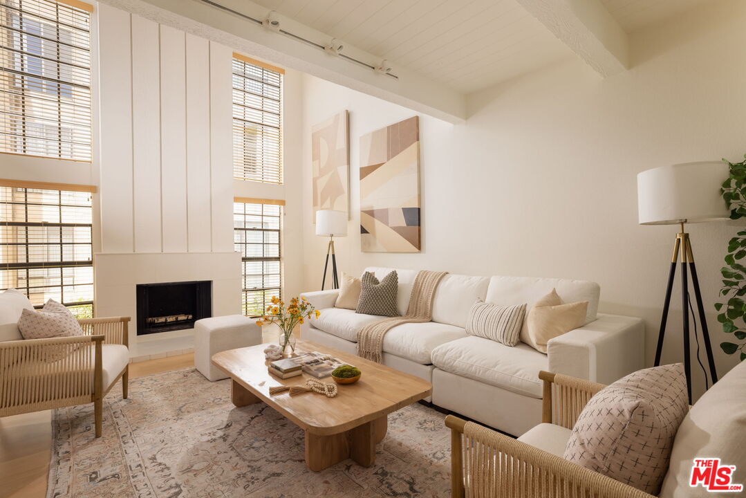 934 2nd St Unit: 3