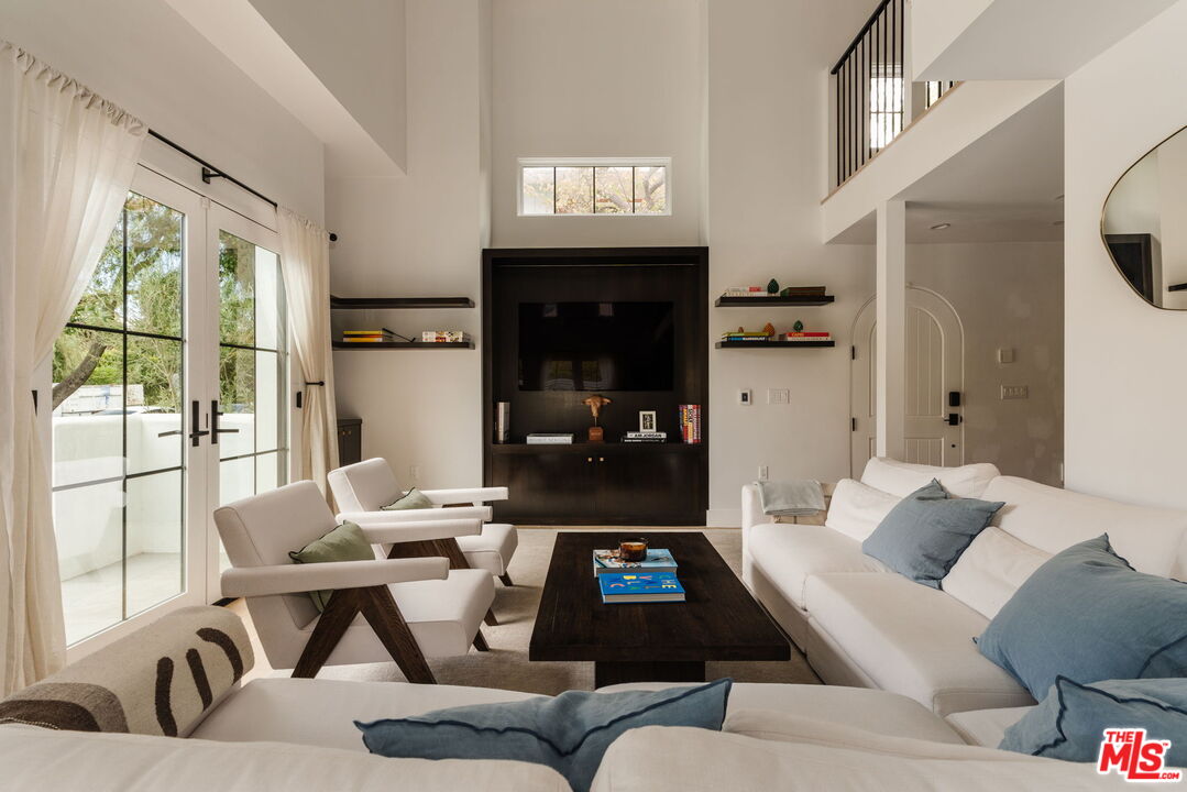 1025 Euclid St Unit: 101