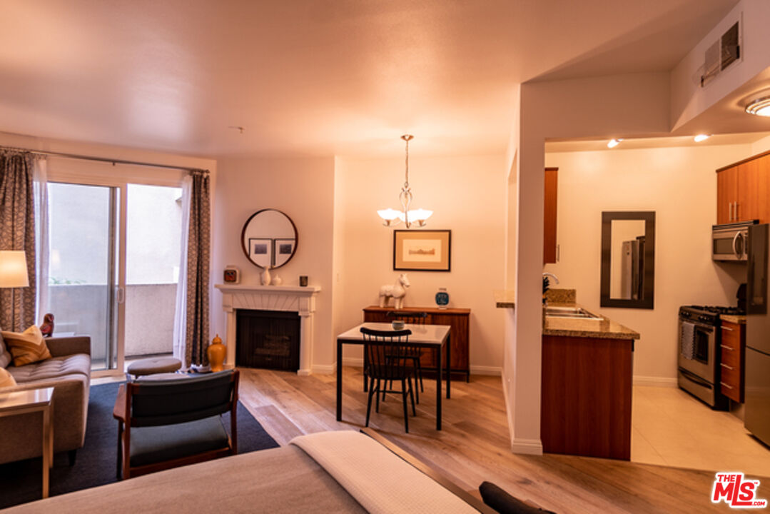 620 S Gramercy Pl Unit: 218