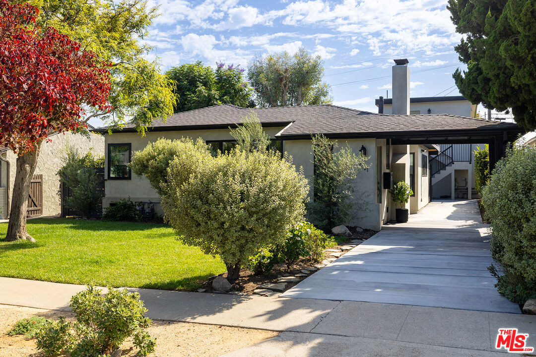 2621 Veteran Ave