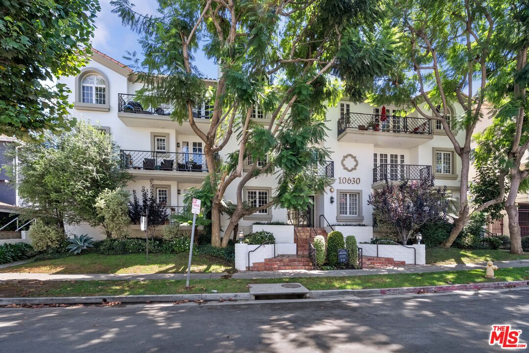 10630 Eastborne Ave Unit: 103