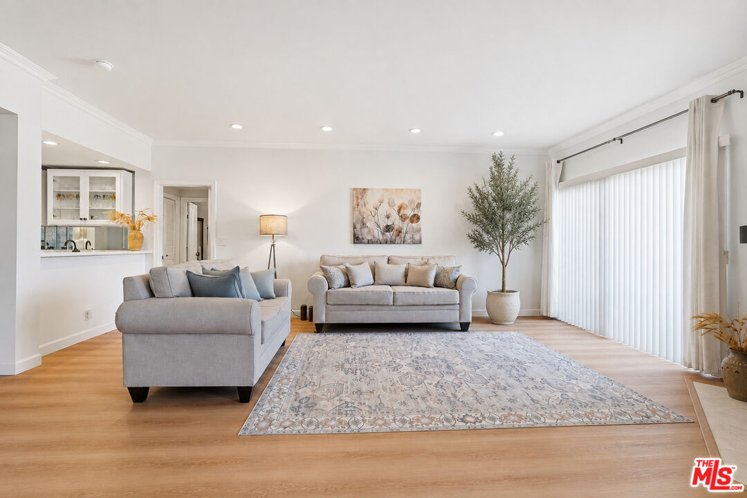 828 S Bedford St Unit: 202