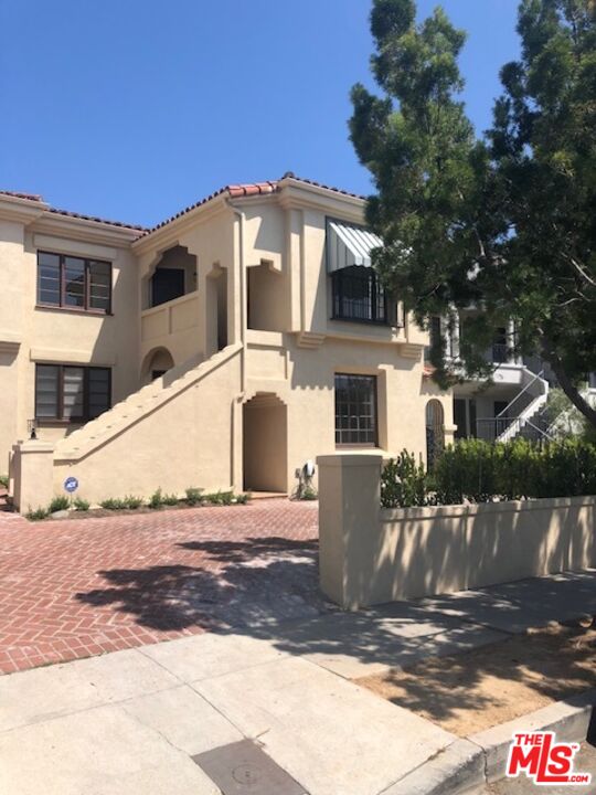 1014 S Stanley Ave