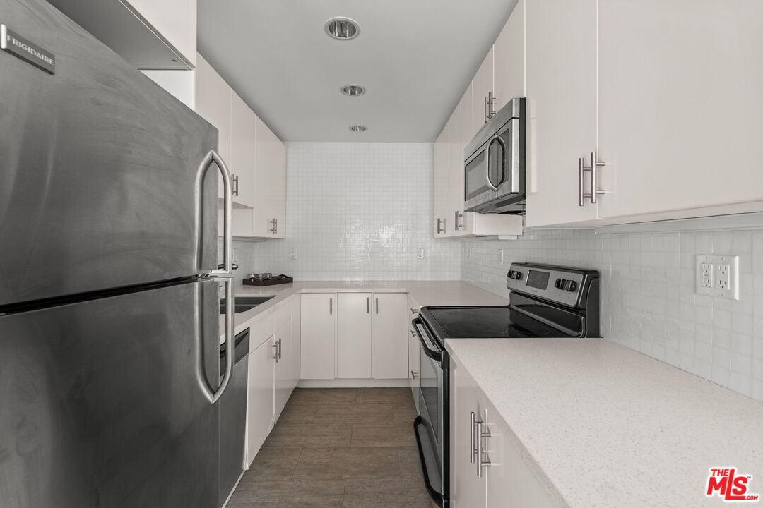 843 4th St Unit: 106