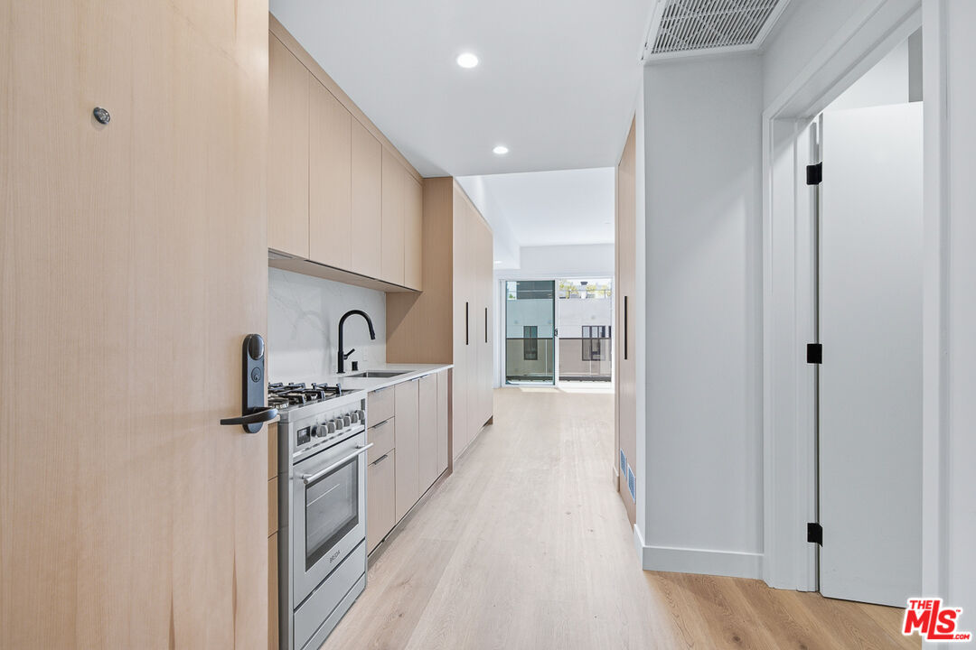 3555 Overland Ave Unit: 504