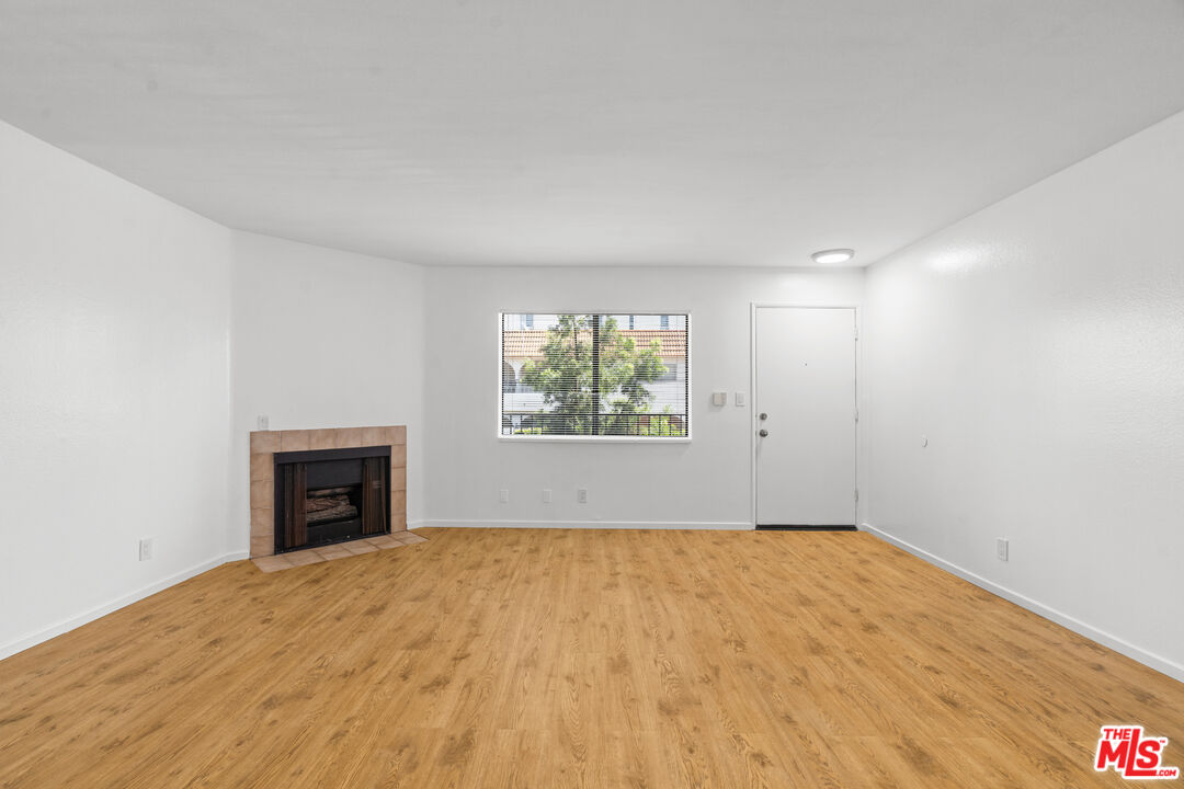 3939 Moore St Unit: 105