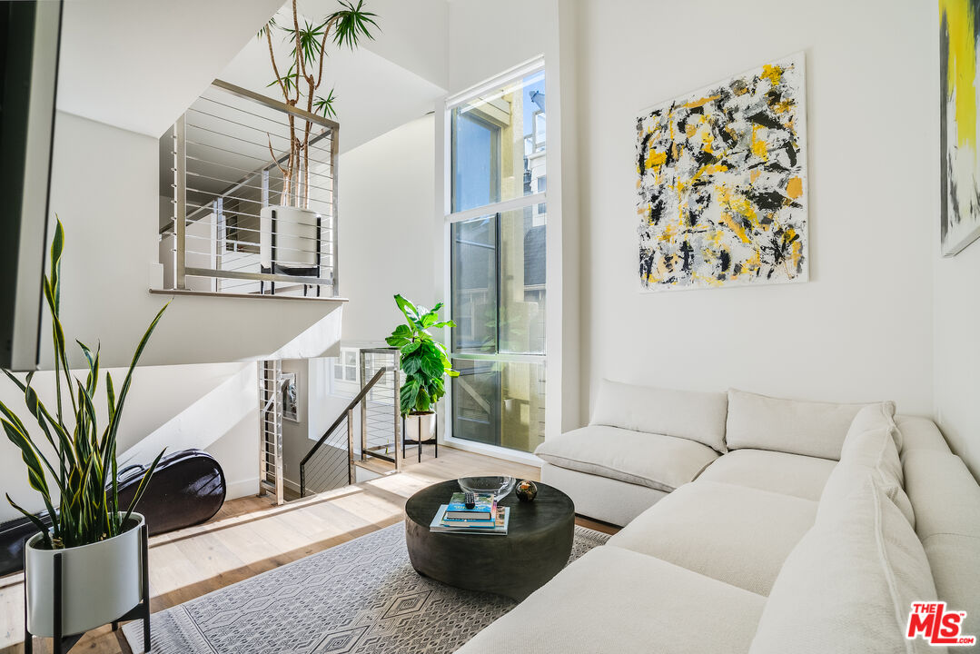 2222 6th St Unit: B