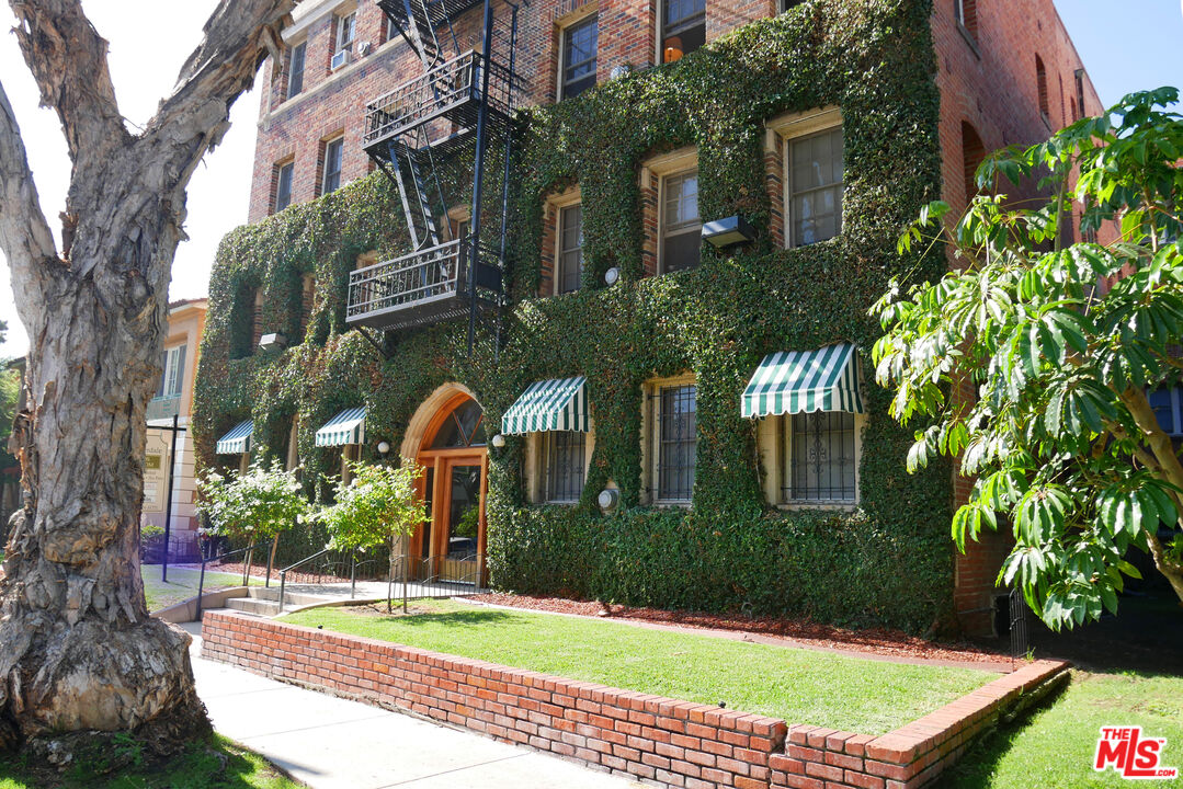 611 S Cloverdale Ave Unit: 308