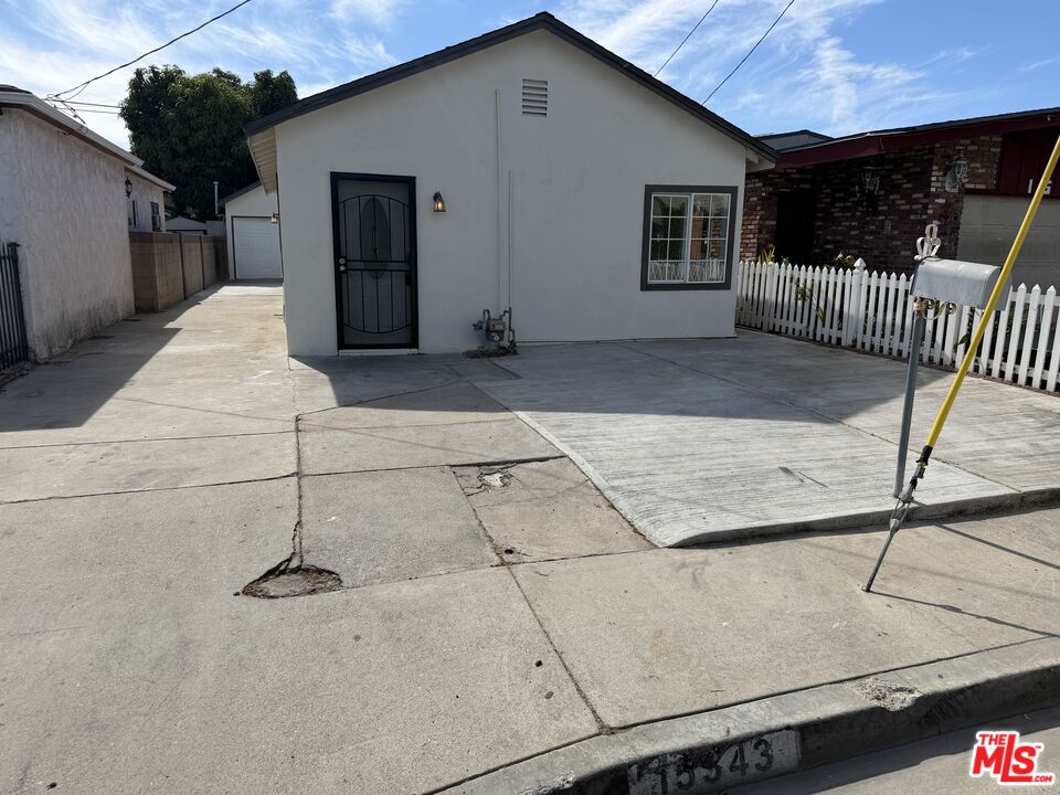 15343 Pimenta Ave
