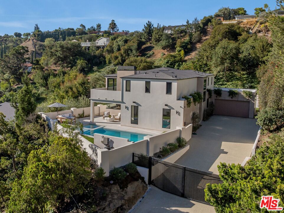 8636 Edwin Dr