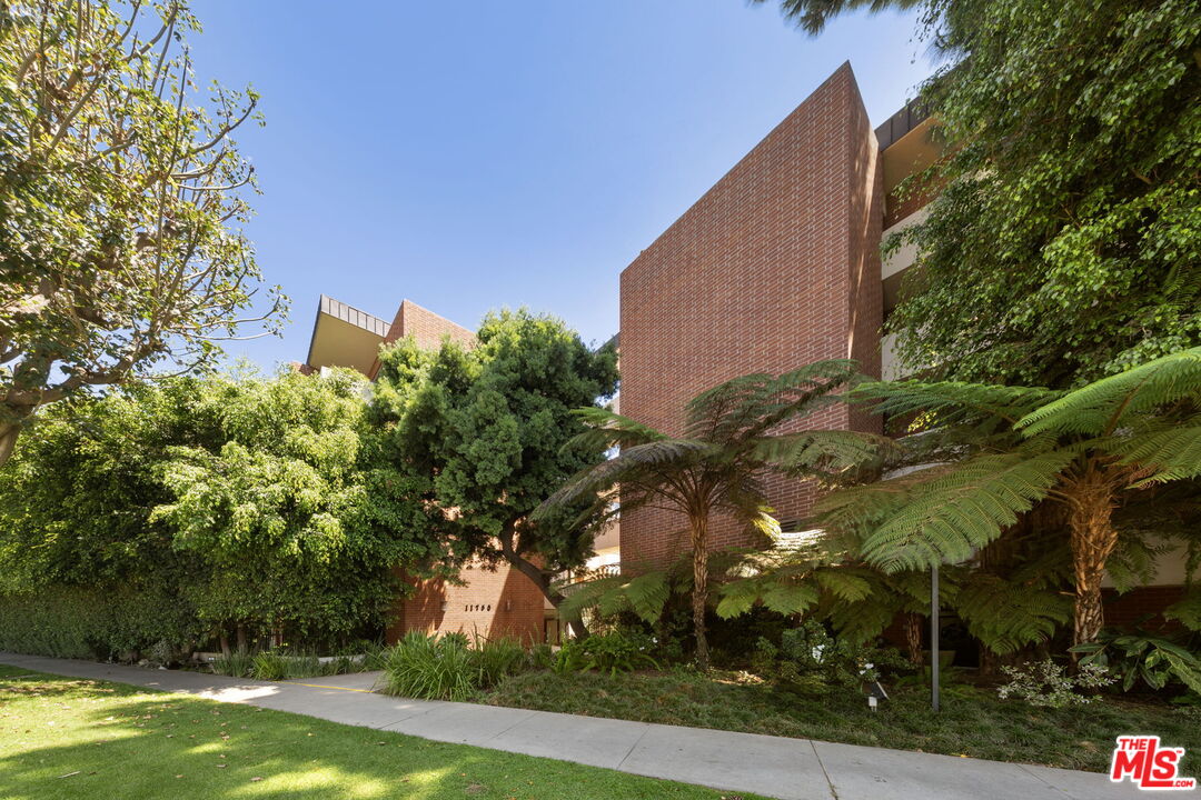 11750 W Sunset Blvd Unit: 301