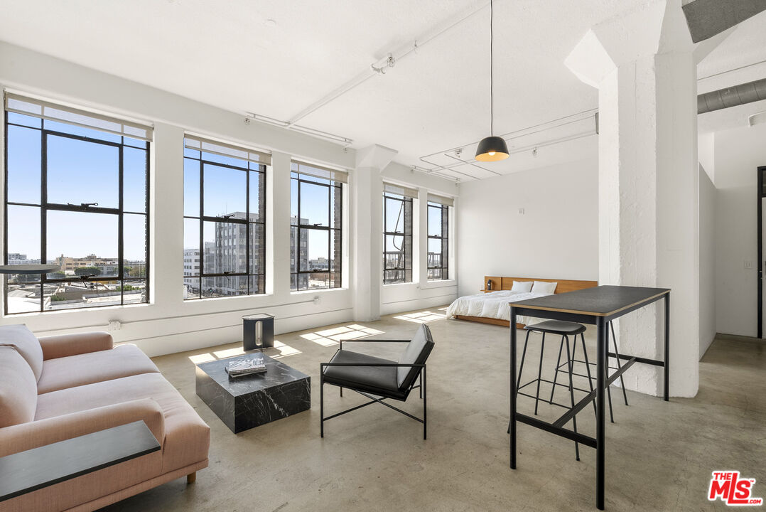 315 E 8th St Unit: 505