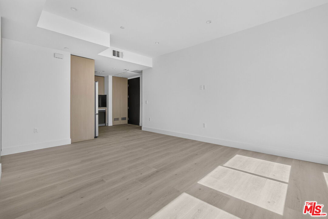 1808 Lincoln Blvd Unit: 203