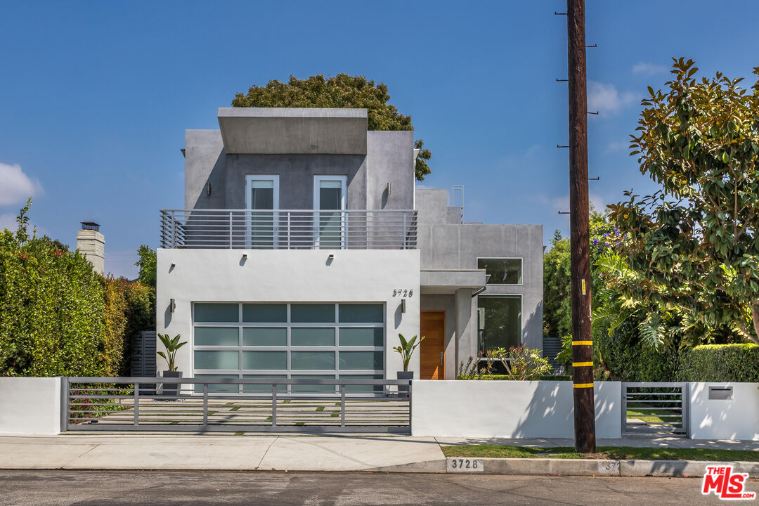 3728 S Barrington Ave