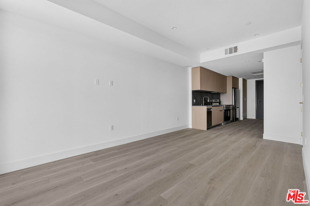 1808 Lincoln Blvd Unit: 202