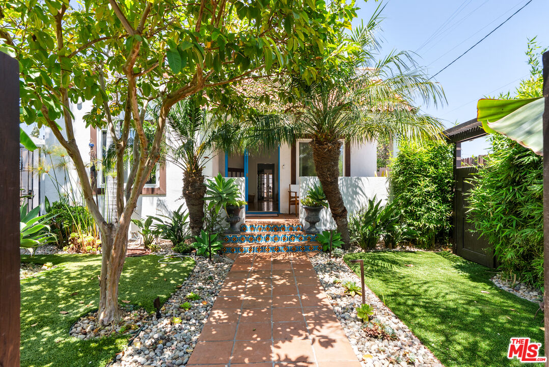 3792 Colonial Ave