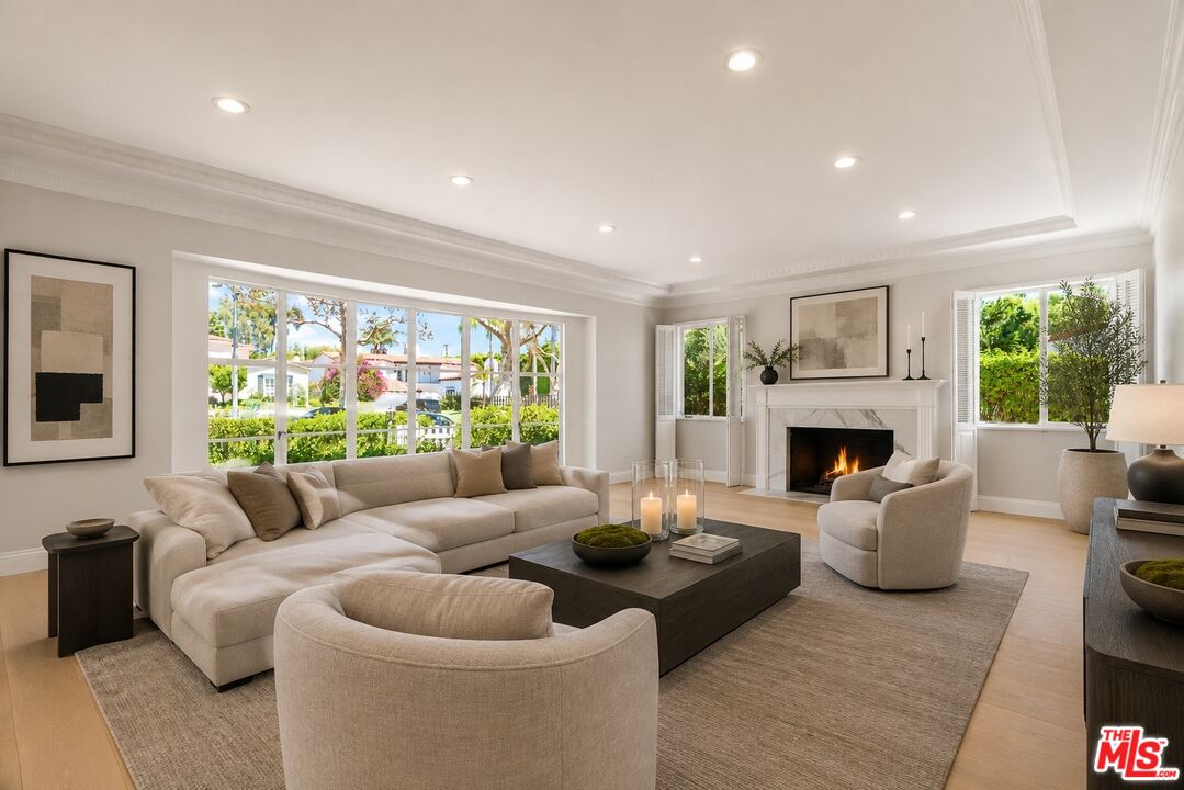 713 Walden Dr