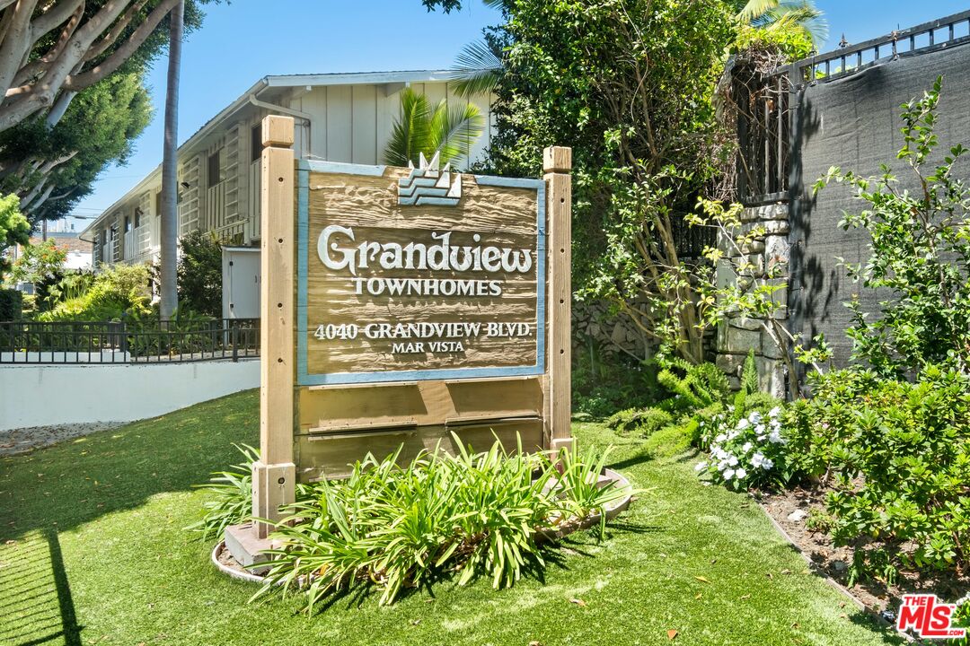 4040 Grand View Blvd Unit: 60
