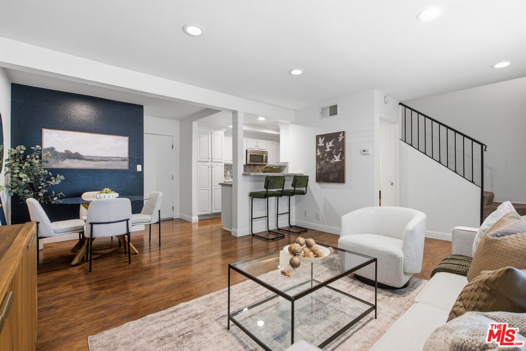 762 E Orange Grove Blvd Unit: 3
