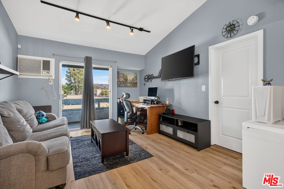 21801 Roscoe Blvd Unit: 205