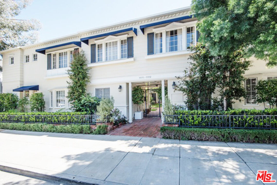 9976 Durant Dr