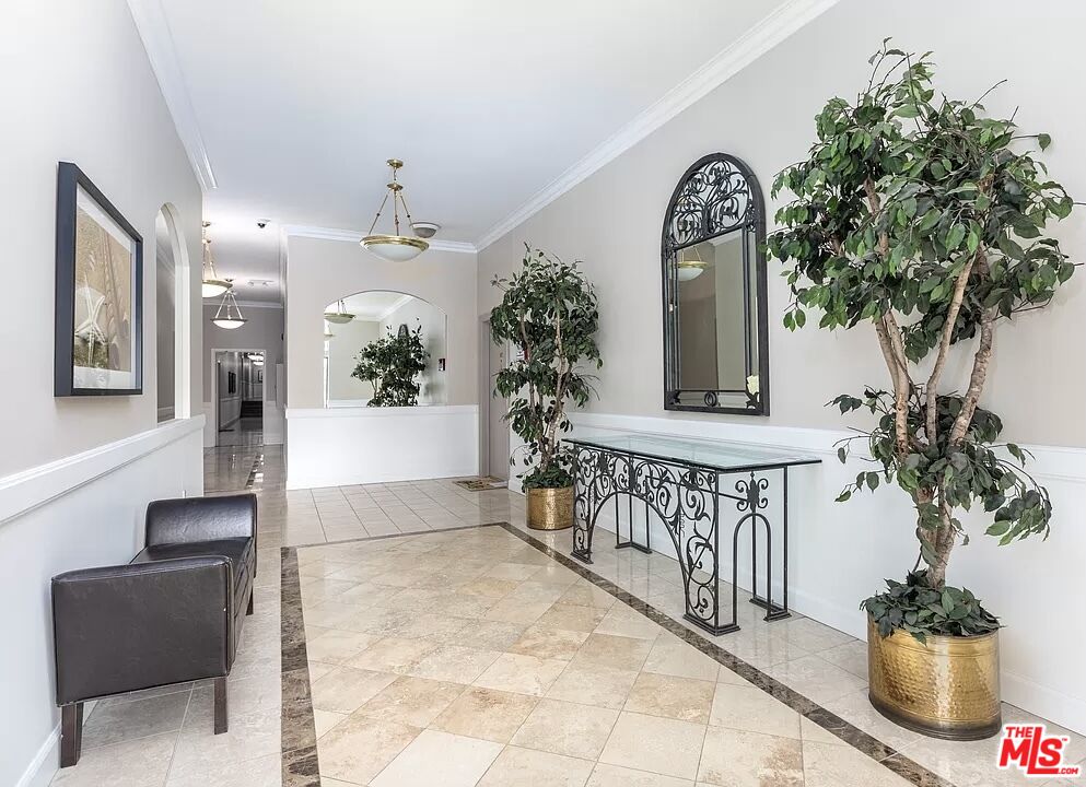 511 San Vicente Blvd Unit: 107