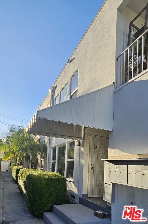 1227 S Holt Ave Unit: 5