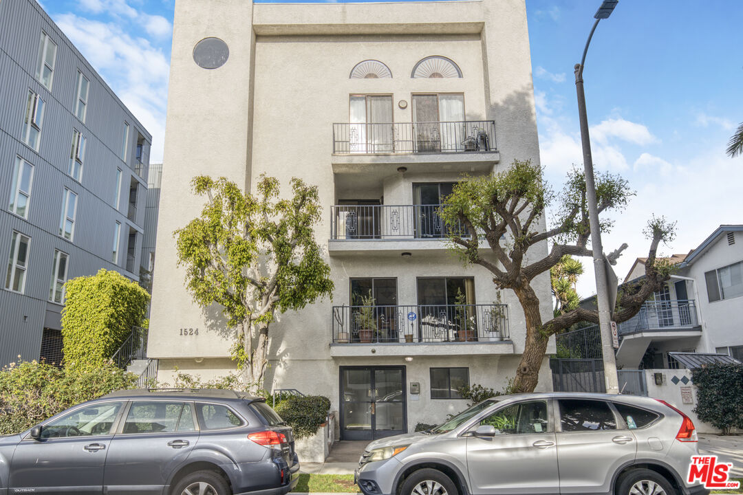 1524 Granville Ave