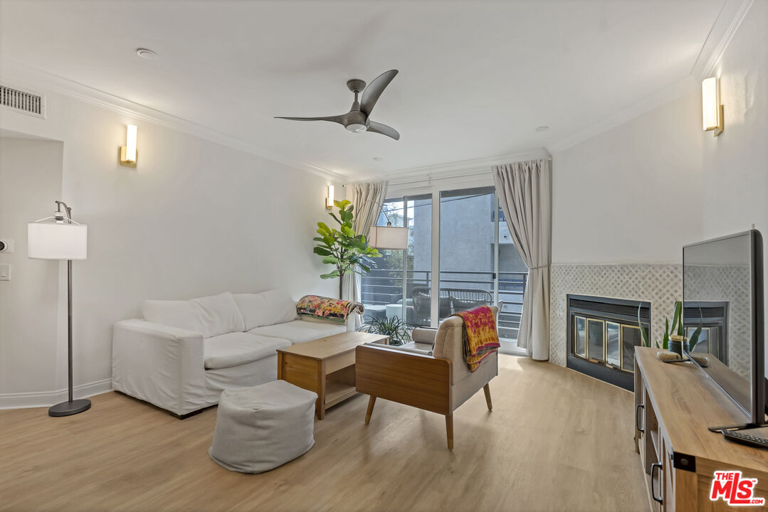 20 Catamaran St Unit: 104