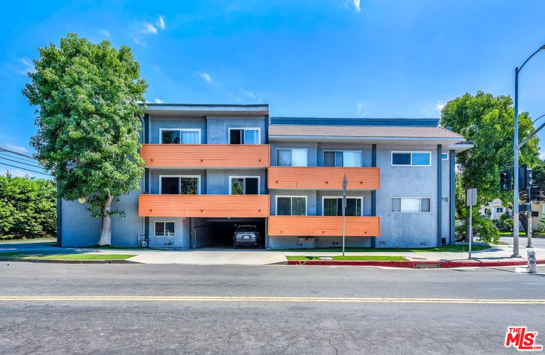 11825 National Blvd