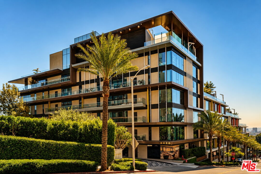 8420 W Sunset Blvd Unit: 107