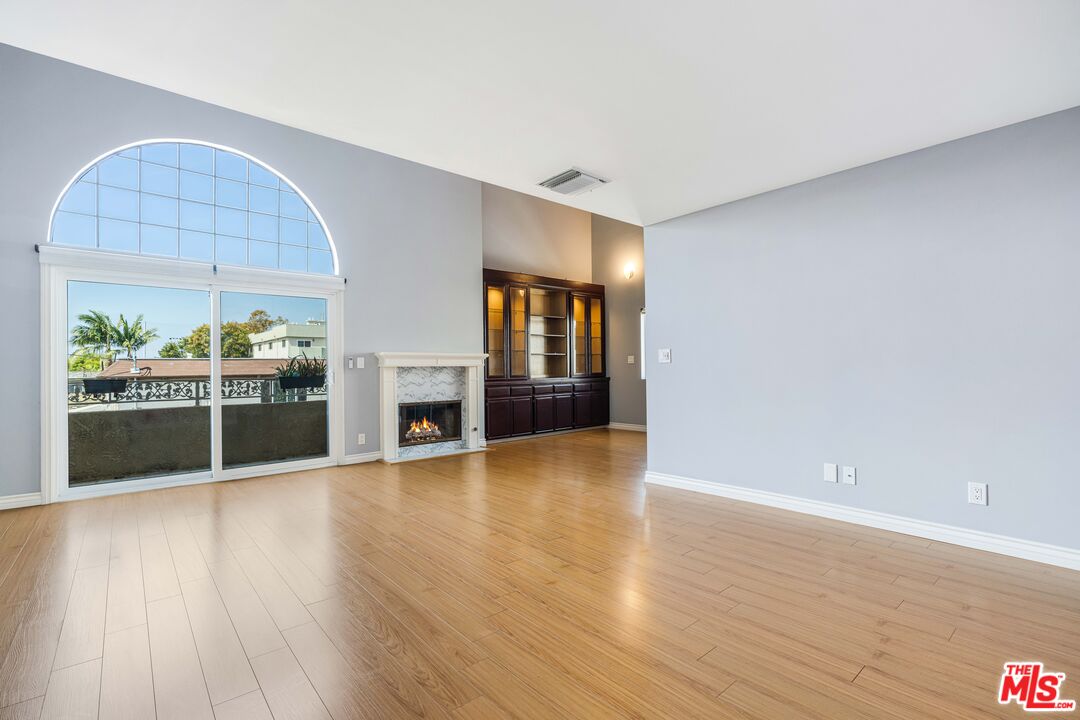 3910 Moore St Unit: 201