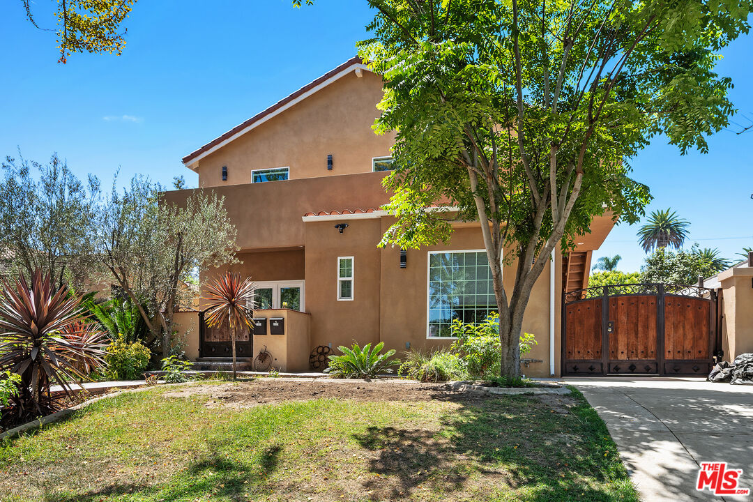 2329 Selby Ave