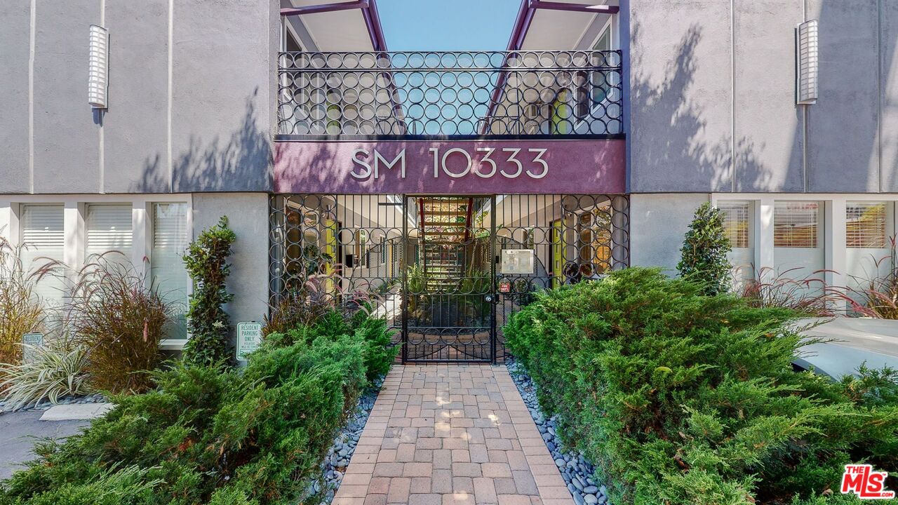 10333 Santa Monica Blvd Unit: 10