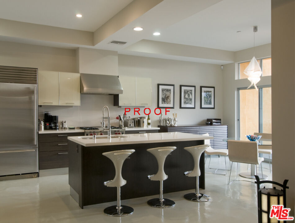 2216 Main St Unit: 204