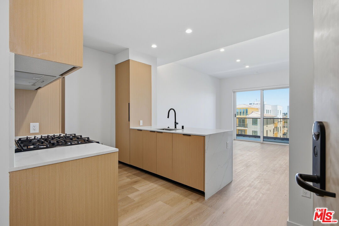 3555 Overland Ave Unit: 407