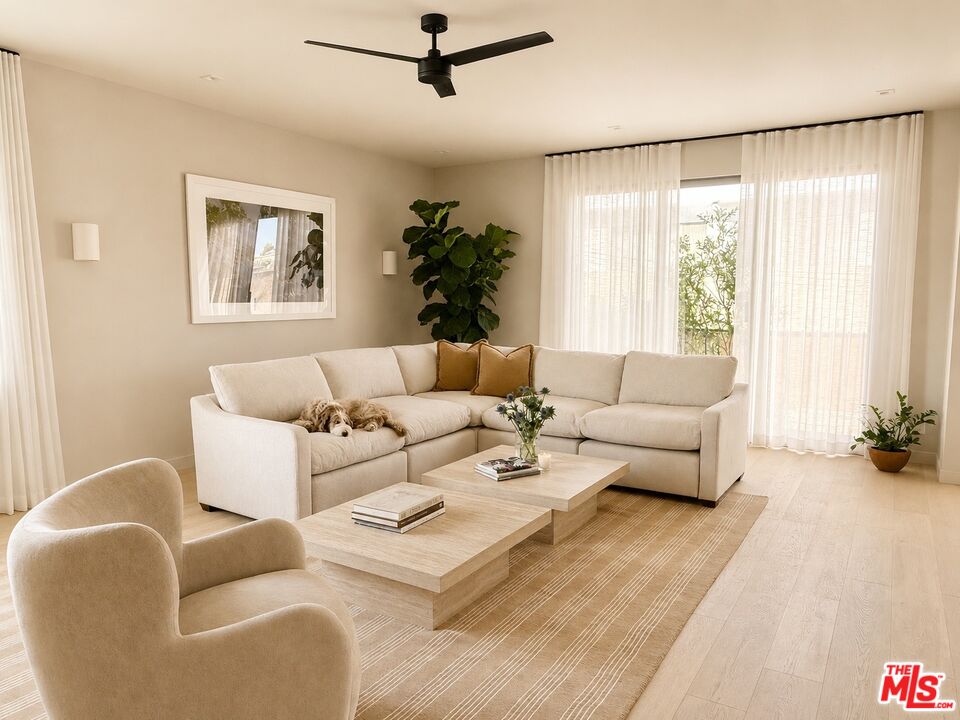 126 N Croft Ave Unit: 302