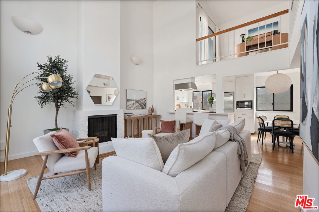 11 Mast St Unit: B
