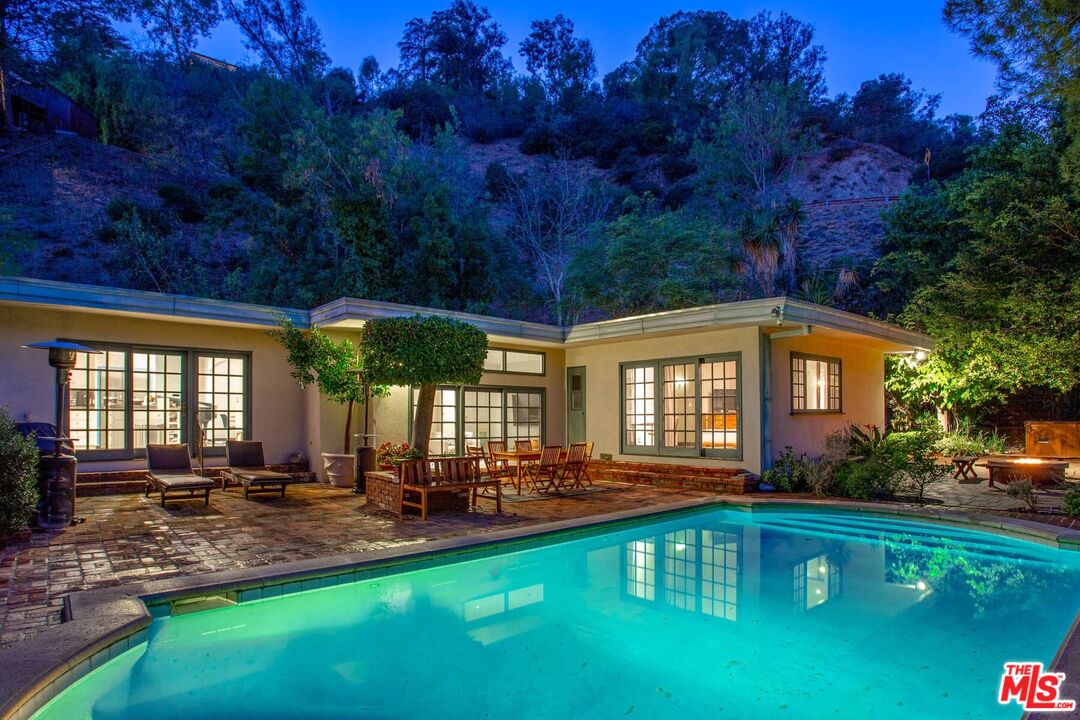 10216 Cielo Dr